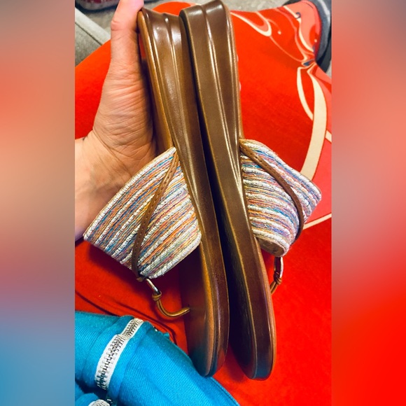 Italian Shoe Makers Soft Brown Leather Sandals Woven Metallic Rainbow Thong 9.5 - Picture 16 of 16